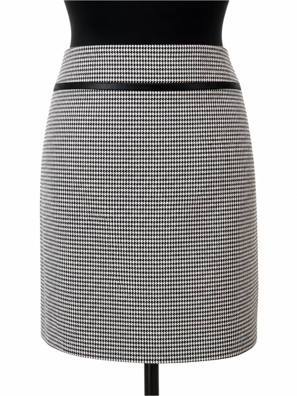 Pencil skirt in houndstooth from LOFT